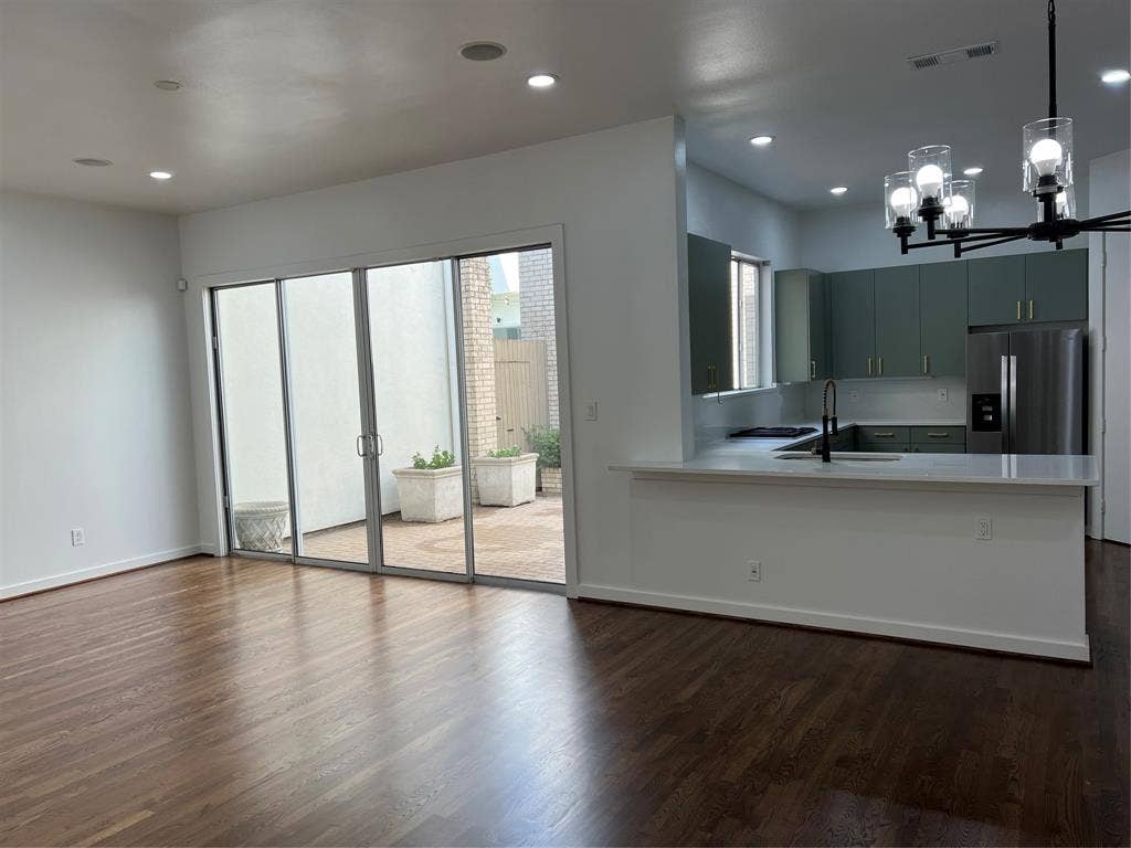 4304 Gilbert Avenue, Dallas, TX 75219 Open concept - Look at all the natural light
