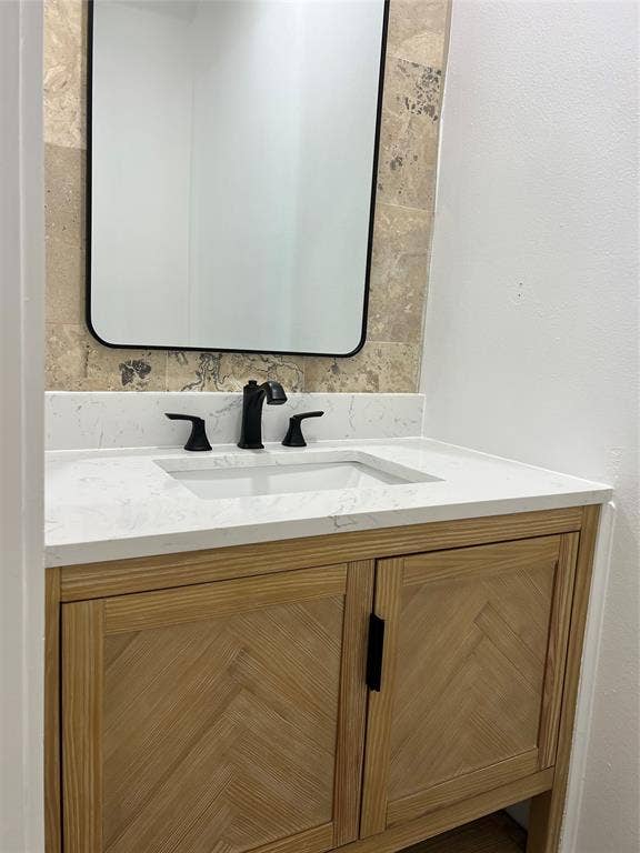 4304 Gilbert Avenue, Dallas, TX 75219 downstairs half bath