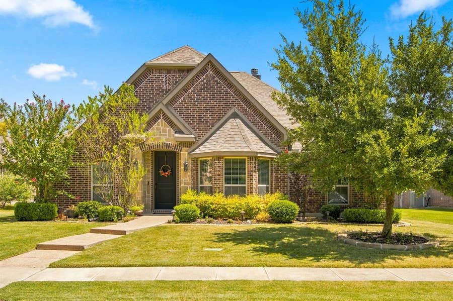 Property photo for 6828 Flicker Lane, Plano, TX