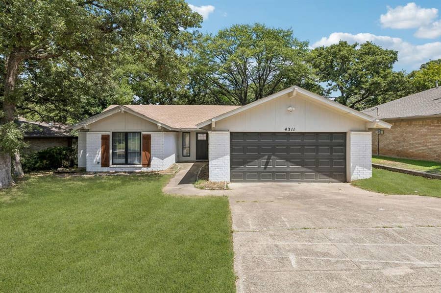 Property photo for 4311 Rockwood Trail, Arlington, TX