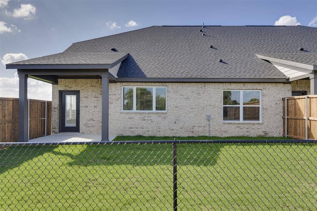 6830 Florence Drive, Midlothian, TX 76065 6830 Florence Drive, Midlothian, TX 76065