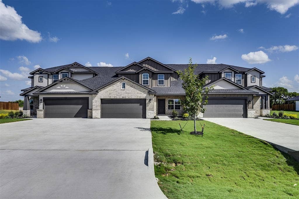 6830 Florence Drive, Midlothian, TX 76065 6830 Florence Drive, Midlothian, TX 76065