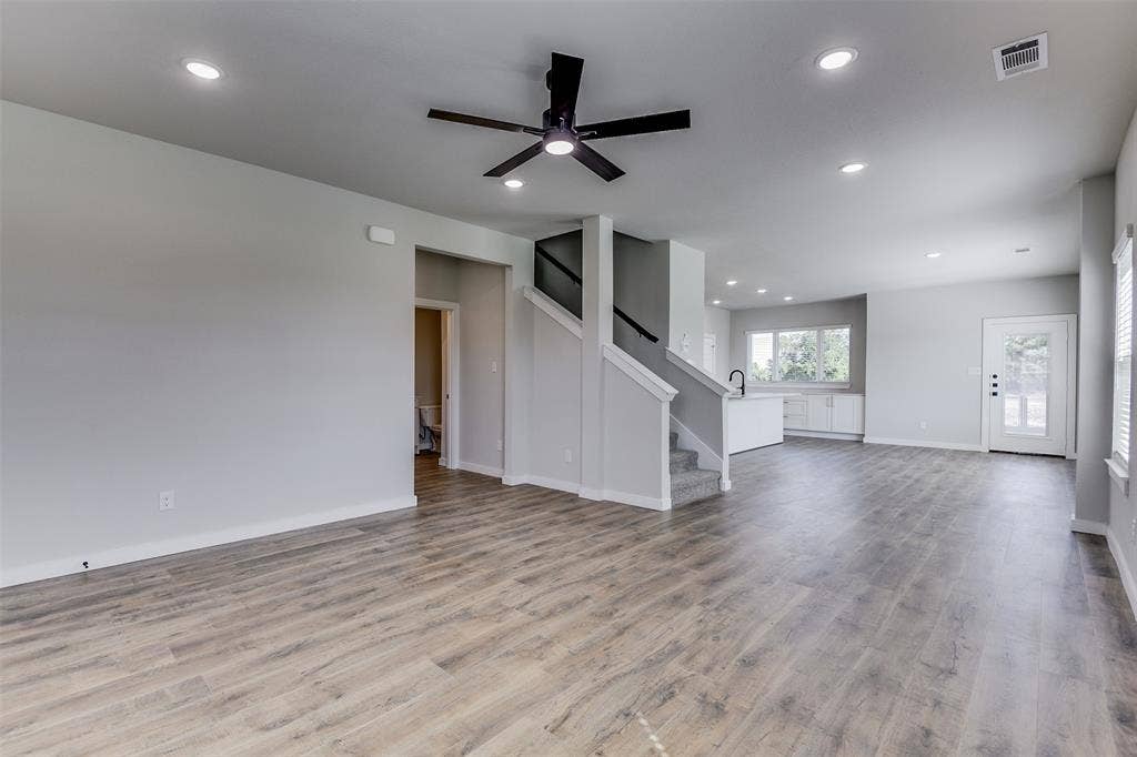6830 Florence Drive, Midlothian, TX 76065 6830 Florence Drive, Midlothian, TX 76065