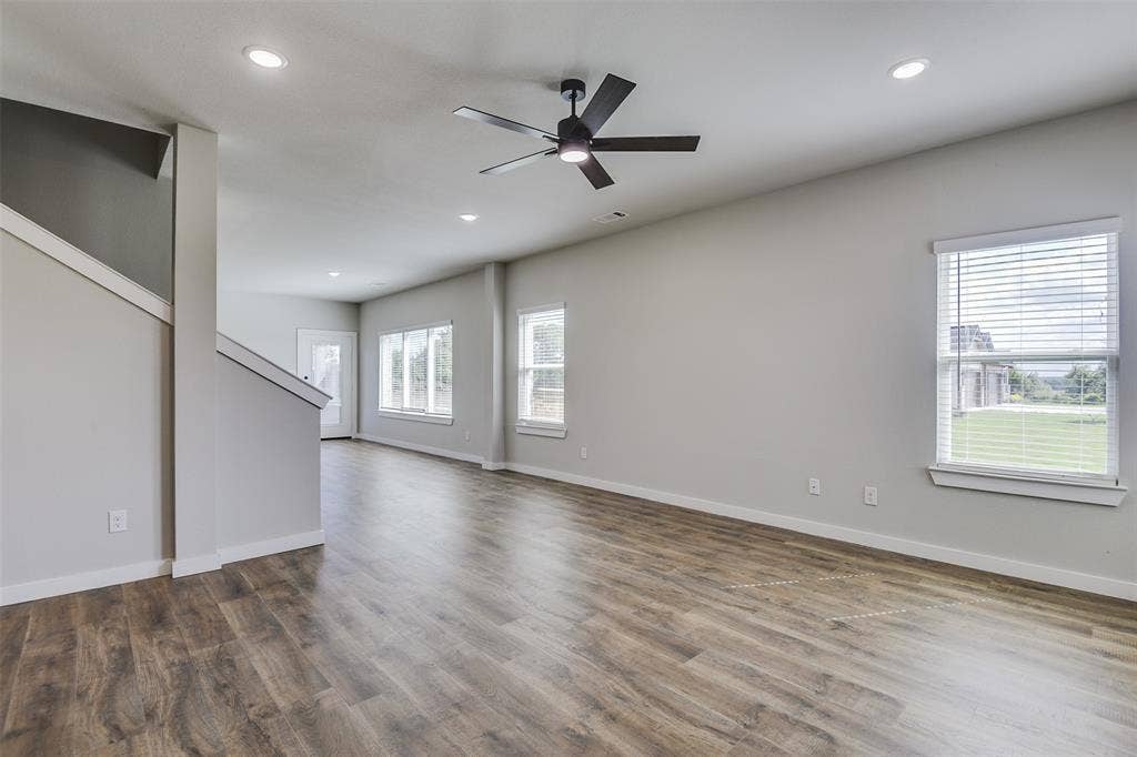 6830 Florence Drive, Midlothian, TX 76065 6830 Florence Drive, Midlothian, TX 76065