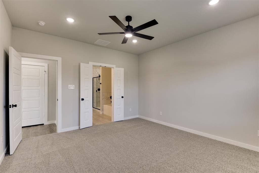 6830 Florence Drive, Midlothian, TX 76065 6830 Florence Drive, Midlothian, TX 76065