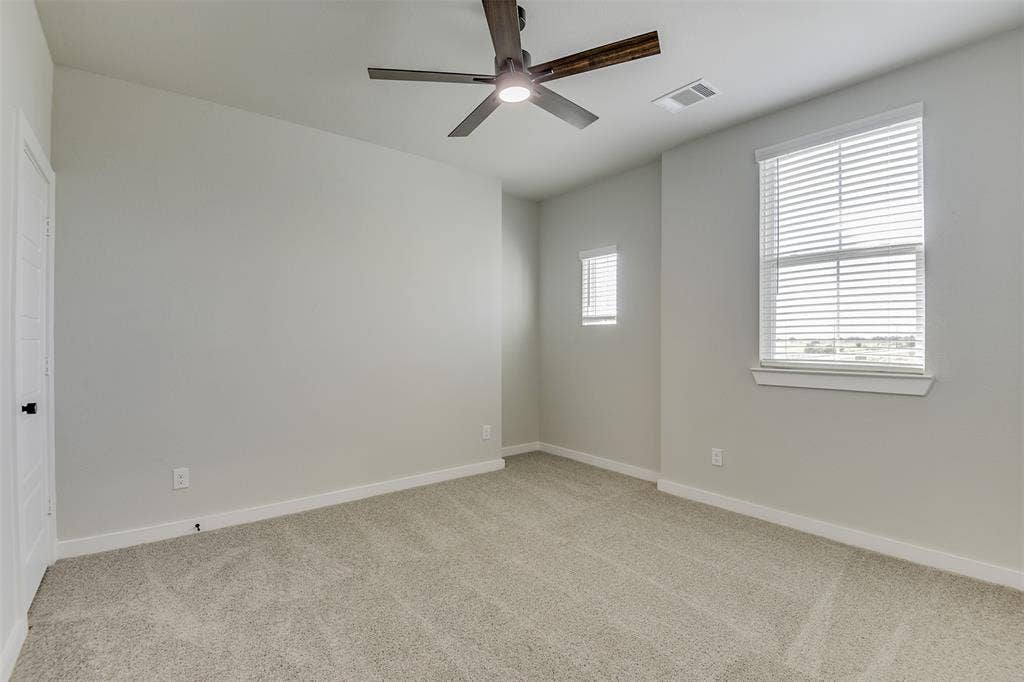 6830 Florence Drive, Midlothian, TX 76065 6830 Florence Drive, Midlothian, TX 76065