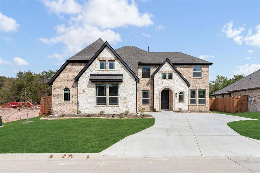 Property photo for 129 Saddlewood Trail, Commerce, TX
