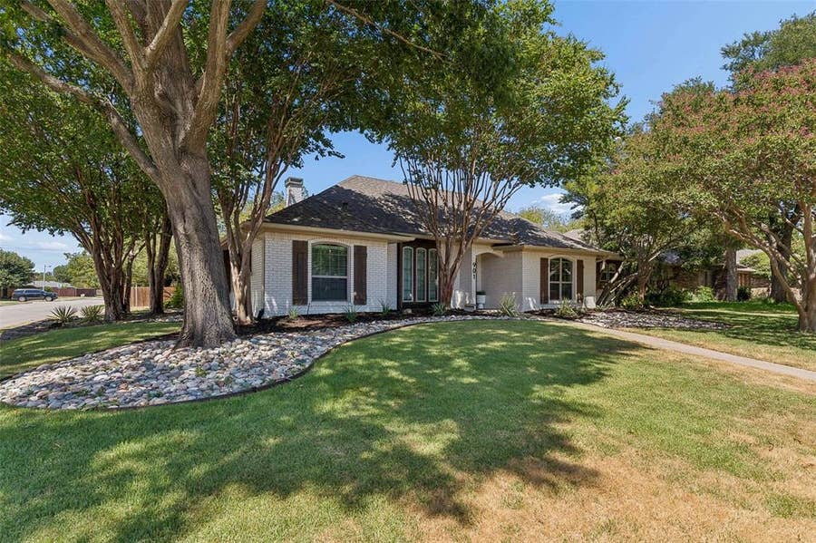 Property photo for 901 Autumn Lake Drive, Allen, TX