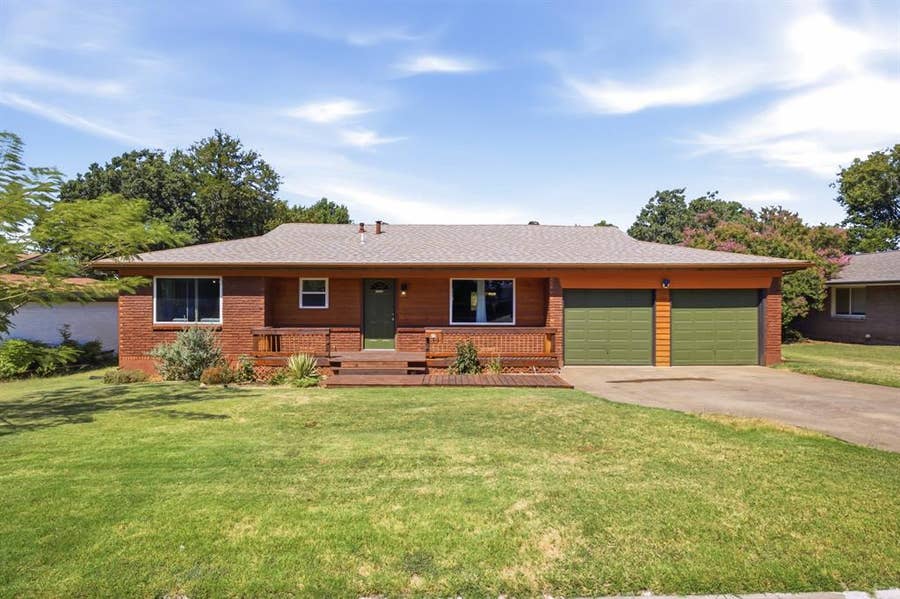 Property photo for 612 Oakwood Drive, Euless, TX