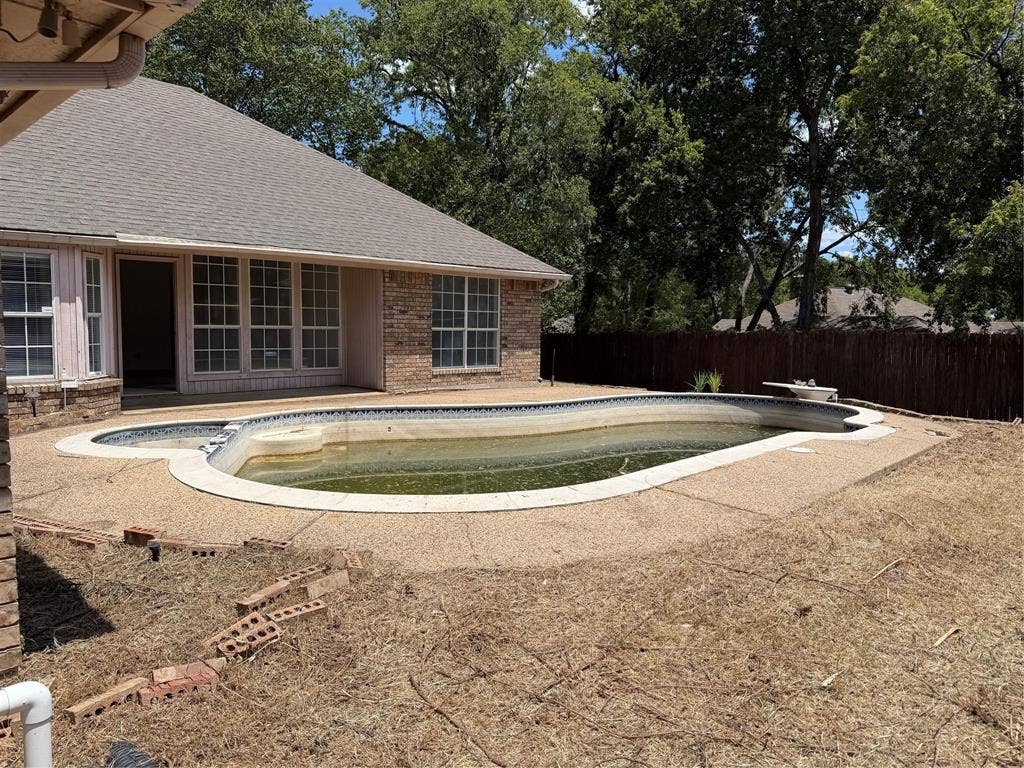 1307 Sequoia Drive, Grand Prairie, TX 75052 Pool in poor condition