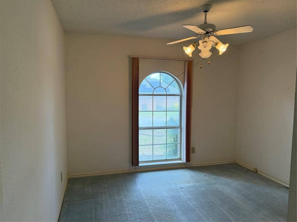 1307 Sequoia Drive, Grand Prairie, TX 75052 1307 Sequoia Drive, Grand Prairie, TX 75052