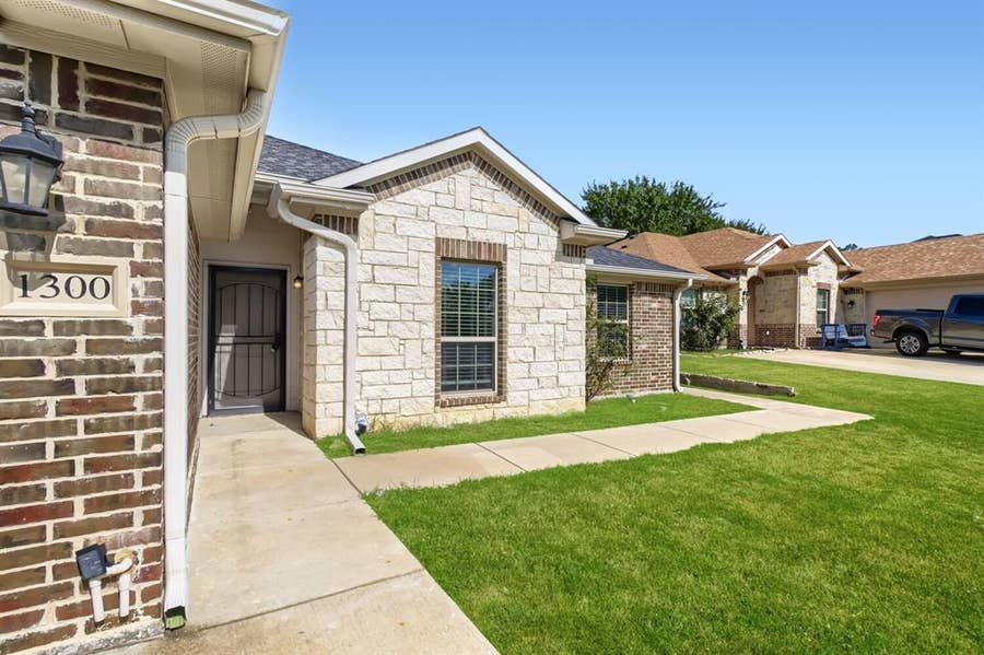 Property photo for 1300 Avenue C, Grand Prairie, TX
