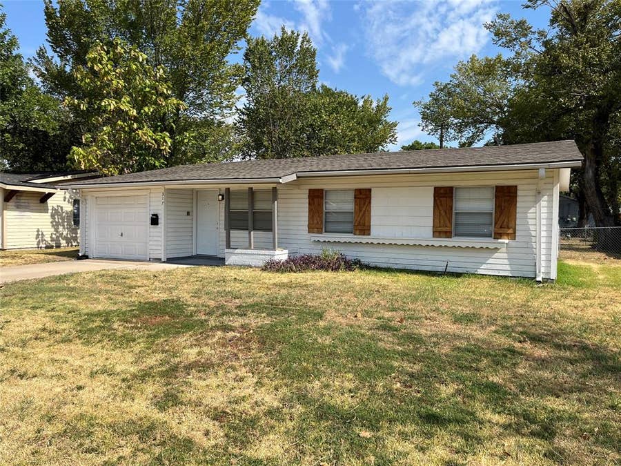 Property photo for 317 E Ridgewood Drive, Garland, TX