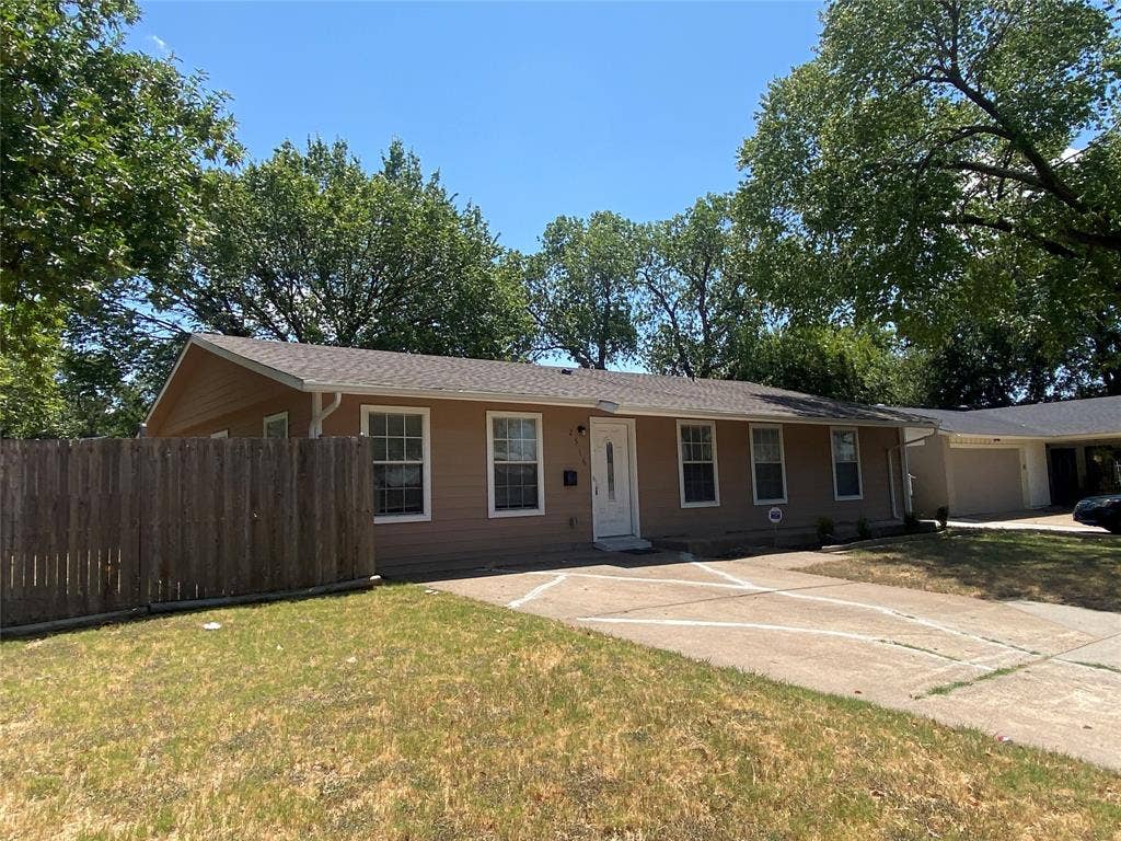 2516 Trinity Street, Irving, TX 75062 2516 Trinity Street, Irving, TX 75062