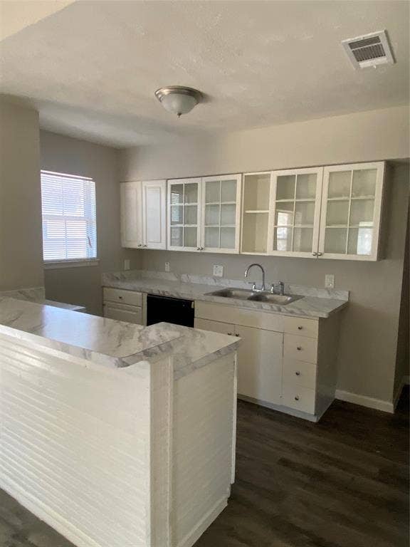 2516 Trinity Street, Irving, TX 75062 2516 Trinity Street, Irving, TX 75062