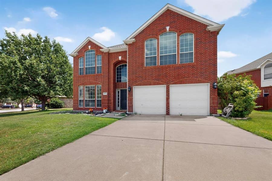 Property photo for 2712 Thorncreek Lane, Fort Worth, TX