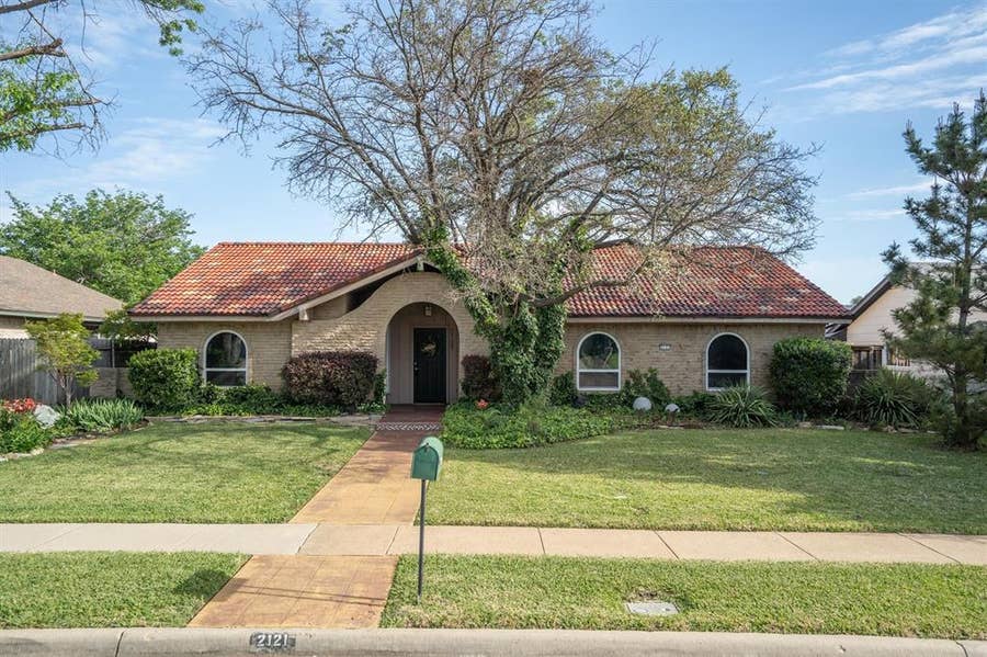 Property photo for 2121 Sunrise Trail, Richardson, TX