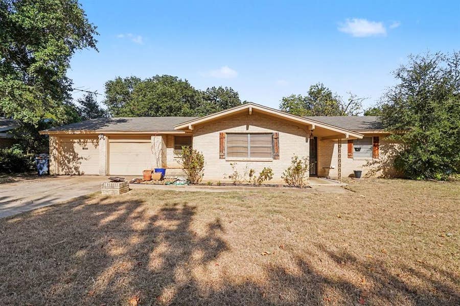Property photo for 1553 Montclair Drive, Fort Worth, TX