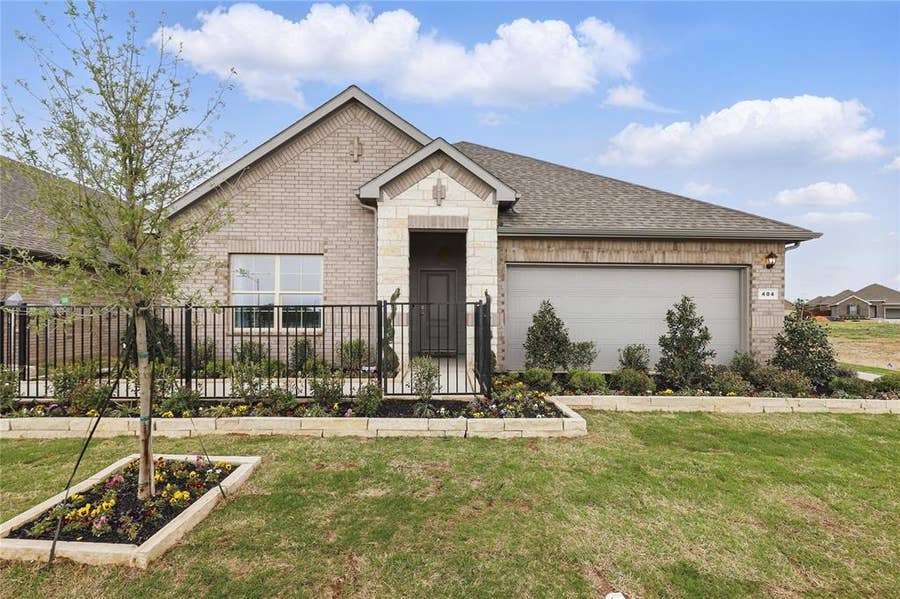 Property photo for 404 SUNDAY SILENCE Way, Granbury, TX