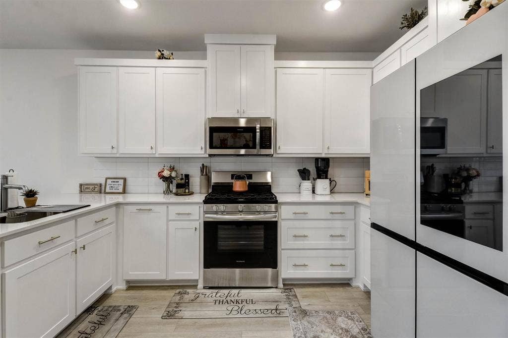 7031 Cedar Creek Drive, Grand Prairie, TX 75054 7031 Cedar Creek Drive, Grand Prairie, TX 75054