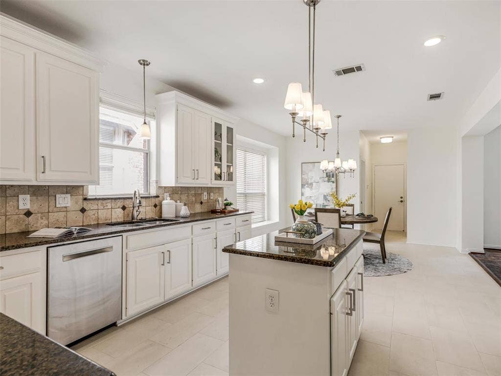 3308 Westwind Drive, Plano, TX 75093 3308 Westwind Drive, Plano, TX 75093