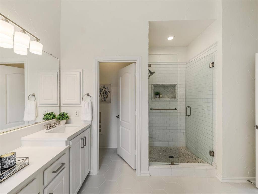3308 Westwind Drive, Plano, TX 75093 3308 Westwind Drive, Plano, TX 75093