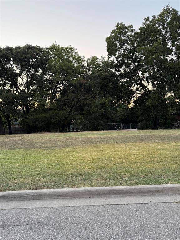 Property photo for 525 Highland Drive, Seagoville, TX