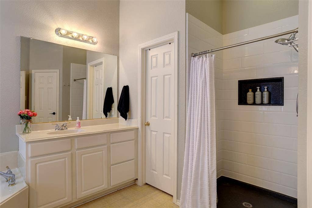 4500 Maidstone Way, McKinney, TX 75070 4500 Maidstone Way, McKinney, TX 75070