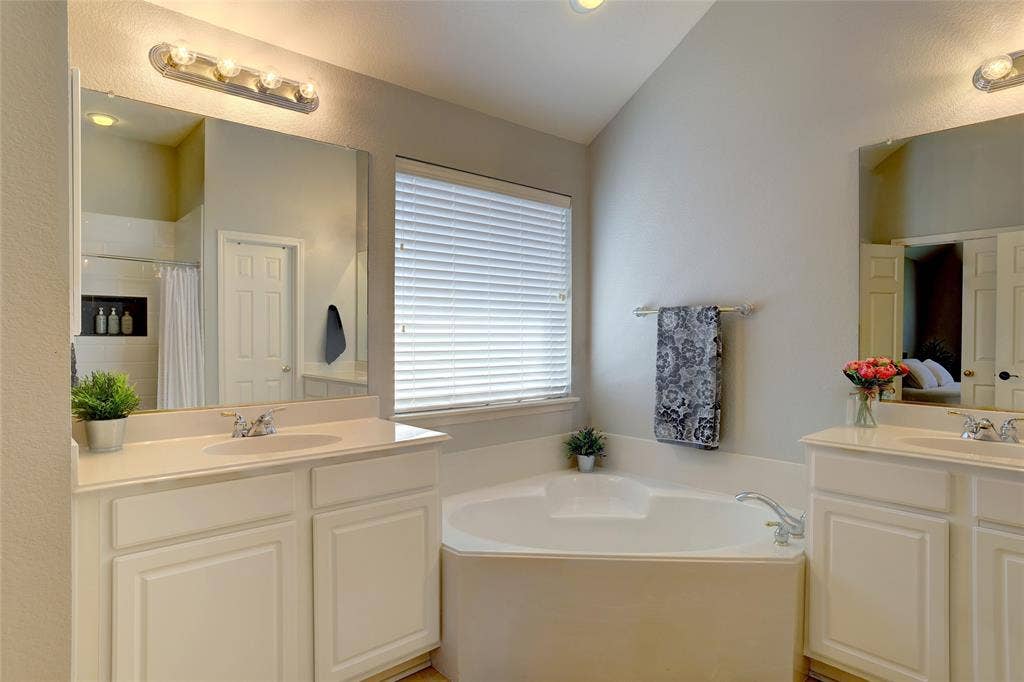4500 Maidstone Way, McKinney, TX 75070 4500 Maidstone Way, McKinney, TX 75070