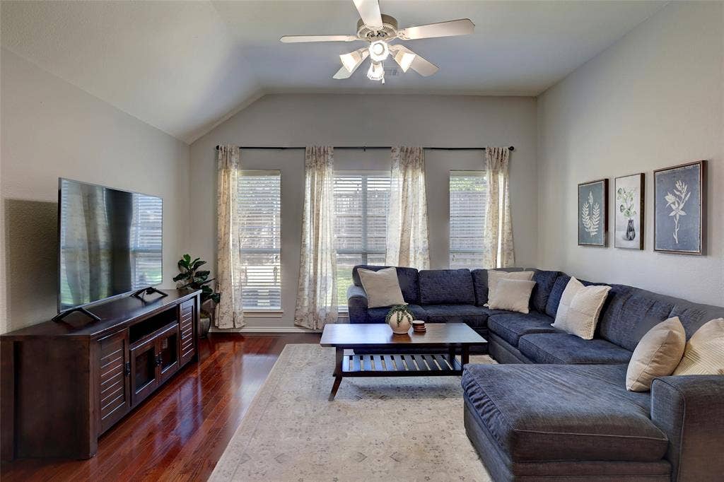 4500 Maidstone Way, McKinney, TX 75070 4500 Maidstone Way, McKinney, TX 75070