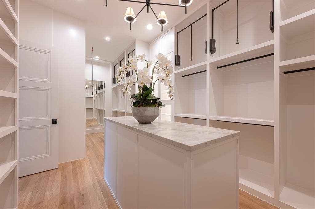 6730 Tulip Lane, Dallas, TX 75230 6730 Tulip Lane, Dallas, TX 75230