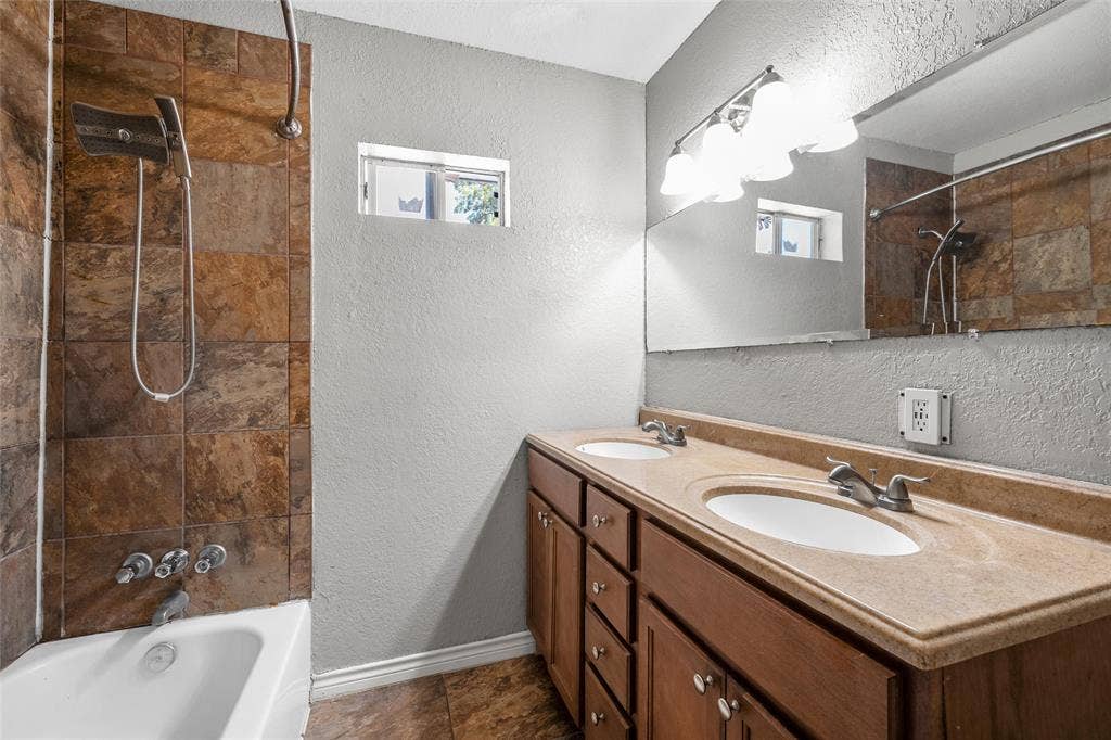 1807 S 19th Street, Waco, TX 76706 1807 S 19th Street, Waco, TX 76706