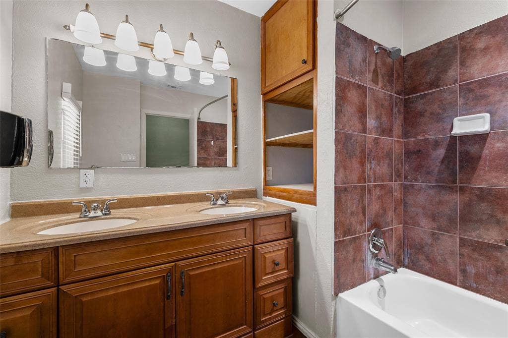 1807 S 19th Street, Waco, TX 76706 1807 S 19th Street, Waco, TX 76706