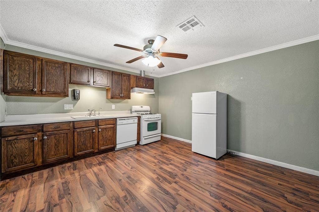 1807 S 19th Street, Waco, TX 76706 1807 S 19th Street, Waco, TX 76706