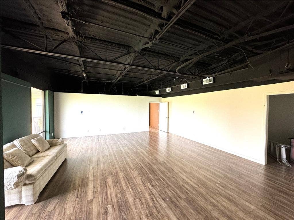 1039 N Interstate 35 Highway N, #E, Carrollton, TX 75006 1039 N Interstate 35 Highway N, #E, Carrollton, TX 75006