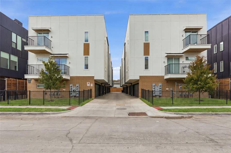 Property photo for 2031 N Prairie Avenue, #102, Dallas, TX