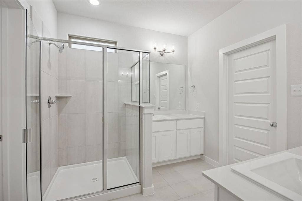 1324 Companero Street, Haslet, TX 76052 Primary Bathroom in the Masters home plan by Trophy Signature Homes – REPRESENTATIVE PHOTO