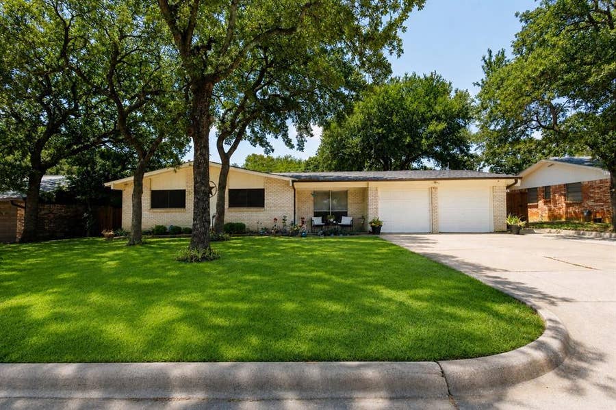Property photo for 64 Somerset Terrace, Bedford, TX