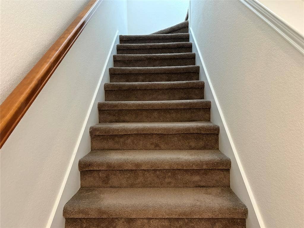 620 Fleming, Wylie, TX 75098 Let's go upstairs