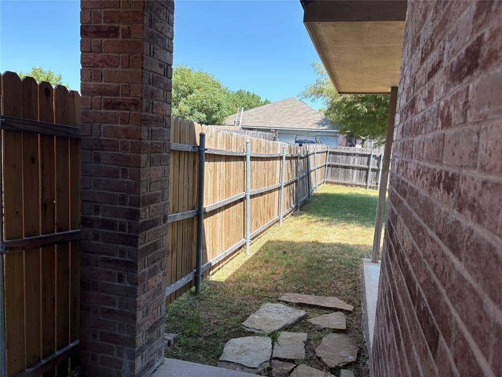 620 Fleming, Wylie, TX 75098 View to the backyard