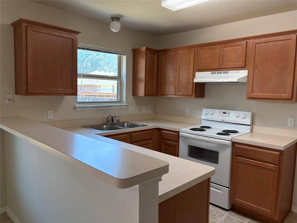 620 Fleming, Wylie, TX 75098 with Breakfast bar