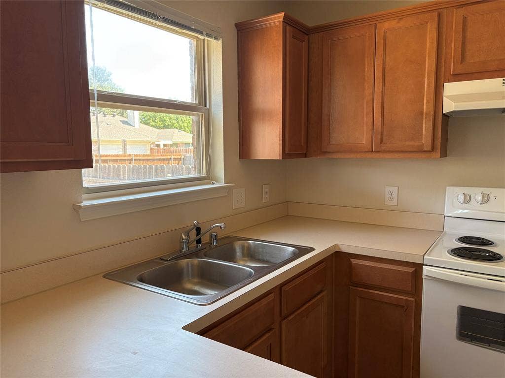 620 Fleming, Wylie, TX 75098 Stainless steel sink