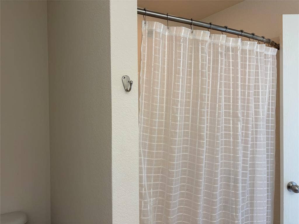 620 Fleming, Wylie, TX 75098 Bath with large tub