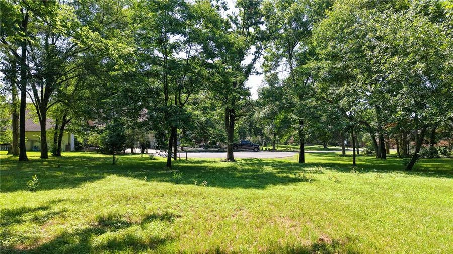 Property photo for 102 Enchanted Isles Circle, Mabank, TX
