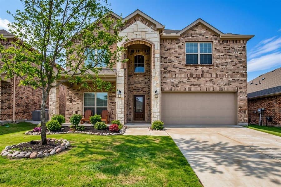 Property photo for 300 Rugby Lane, McKinney, TX