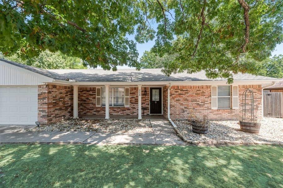 Property photo for 2228 Picadilly Lane, Denton, TX