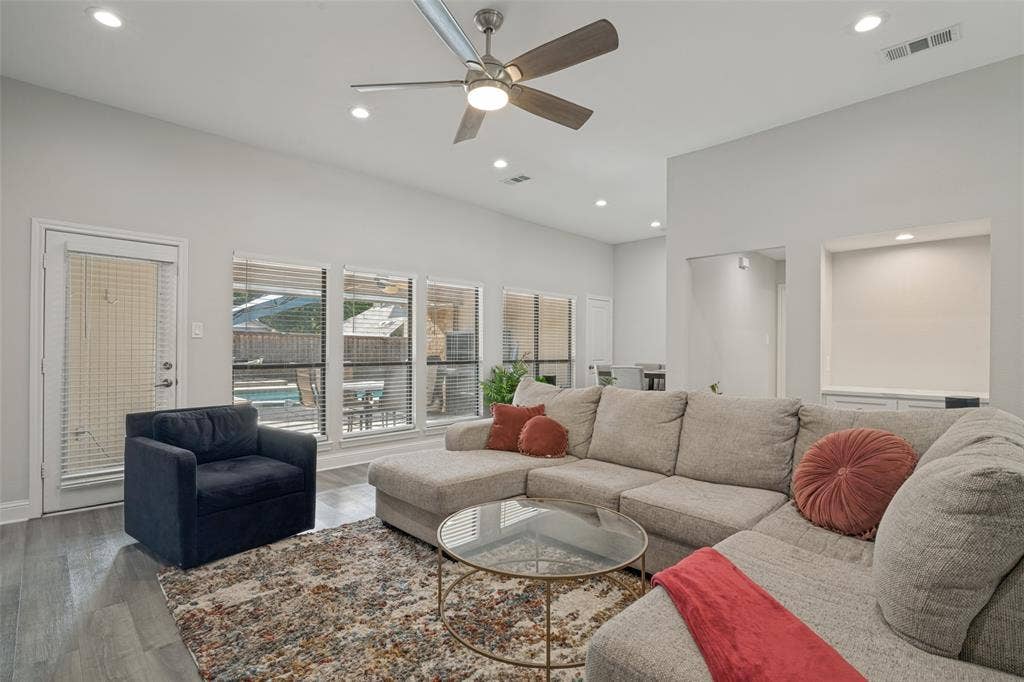 3313 Darion Lane, Plano, TX 75093 3313 Darion Lane, Plano, TX 75093