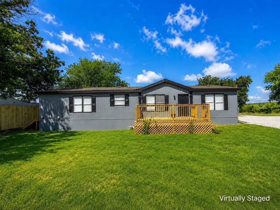 Property photo for 18327 Gholson Road, Waco, TX
