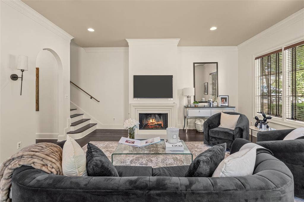 3633 Crestline Road, Fort Worth, TX 76107 3633 Crestline Road, Fort Worth, TX 76107