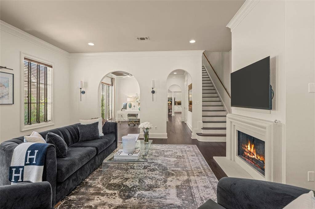 3633 Crestline Road, Fort Worth, TX 76107 3633 Crestline Road, Fort Worth, TX 76107